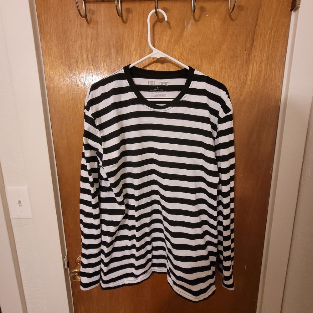 Hot Topic Black And White Striped Longlseeve Shirt